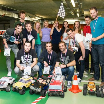 Firemní akce, večírky a teambuildingy s autíčky