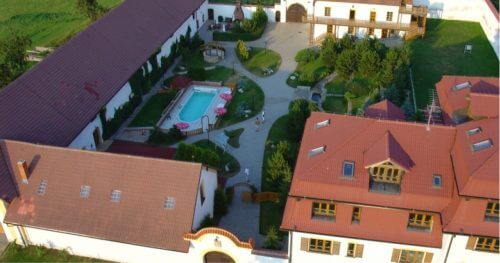 RC Auta Event - Doporucene lokality pro firemni akce - web 518x27221 - hotel stamberk